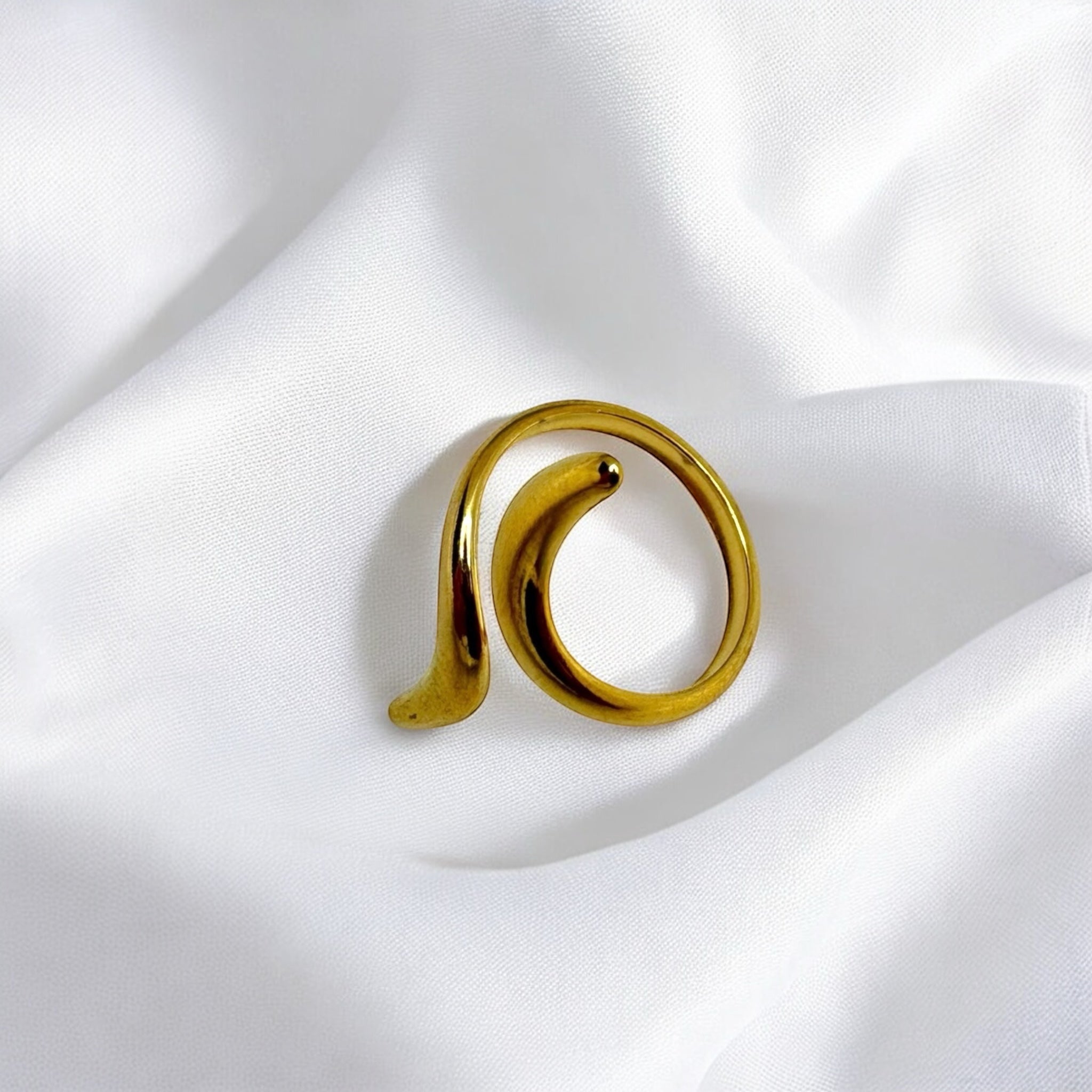 Anello scudo gold regolabile Sharifa Crystals